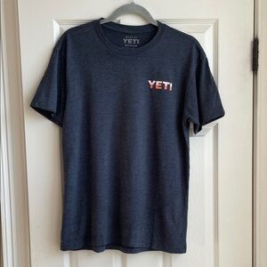 Yeti Men's Dark Navy Short-Sleeve Tee with Coral Logo M